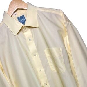 Jos. A. Bank Stays Cool Dress Shirt Men's‎ 17-33 Pale Yellow Button Up Classic